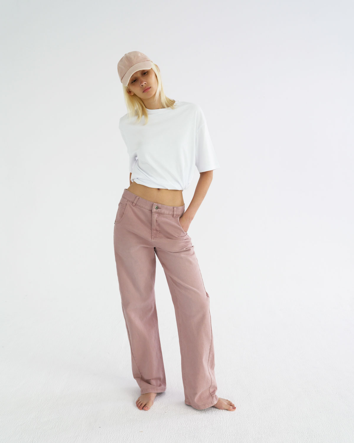 Low-rise Washed Jeans | Studio Doe
