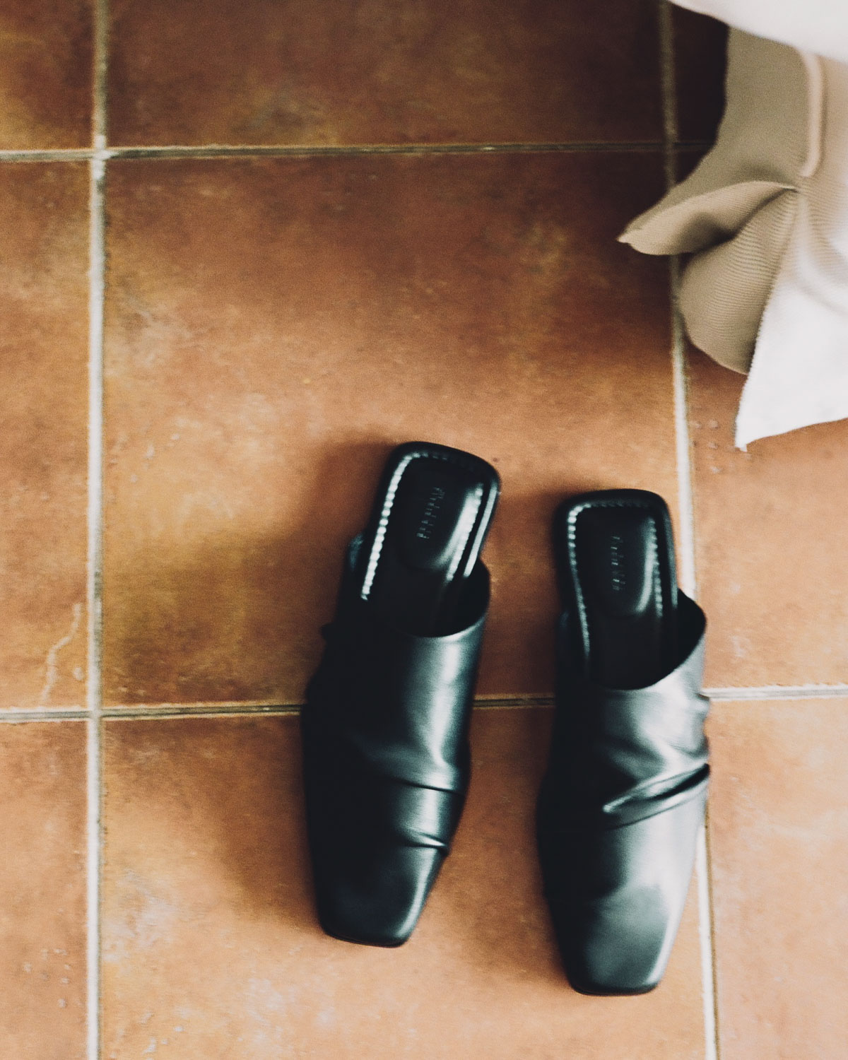 台湾発新作【STUDIO DOE】Wrinkled leather loafers Studio Doe】 Streamlined Layered Leather Loafer：31,900yen