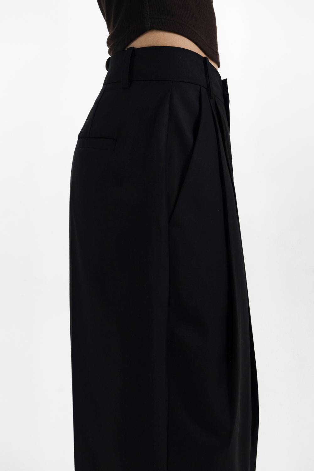 Tuck Cocoon Cropped Pants | Studio Doe