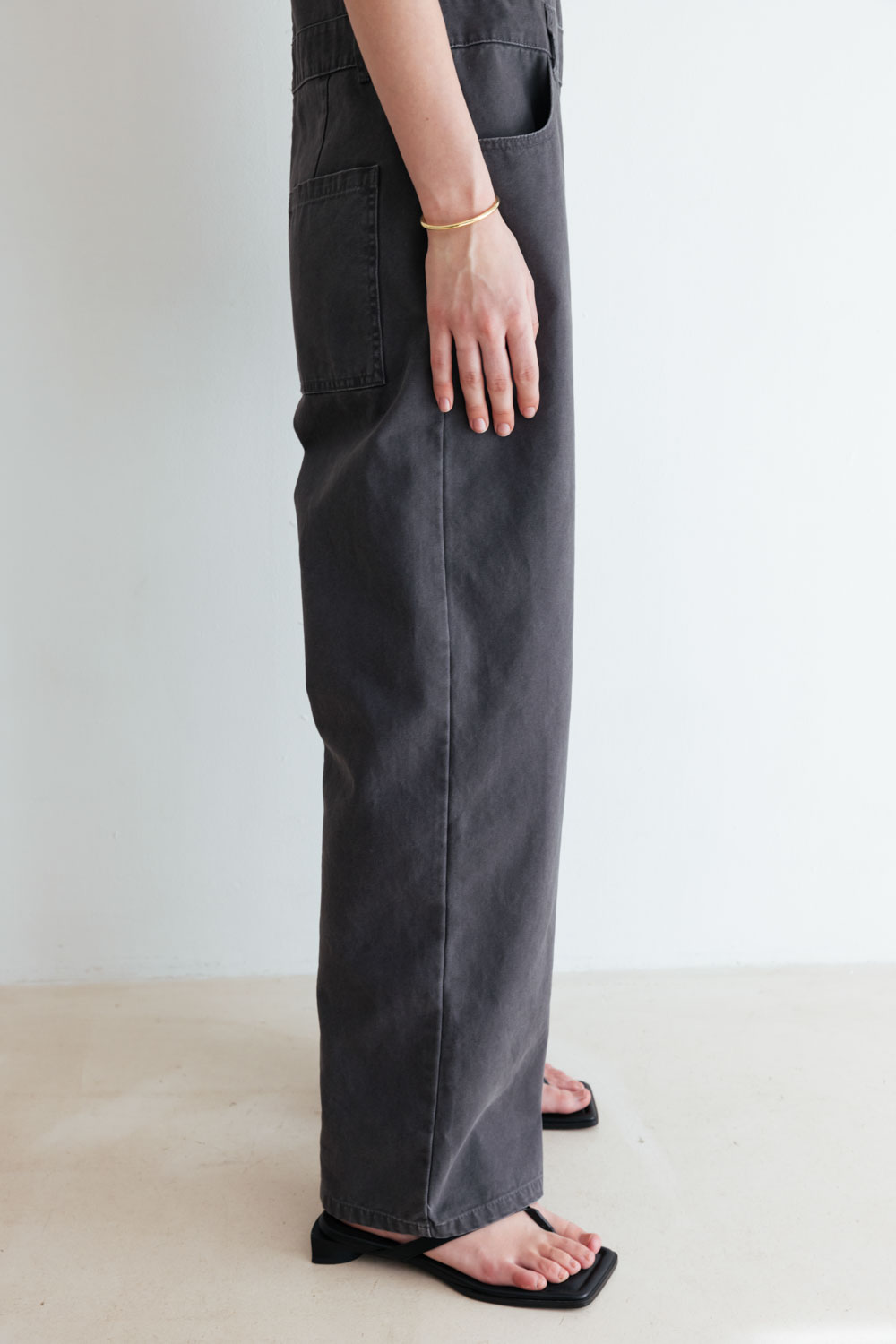 台湾発新作【STUDIO DOE】 Low Rise Cutout Jumpsuit Studio Doe - 低腰剪接連身褲| Studio Doe