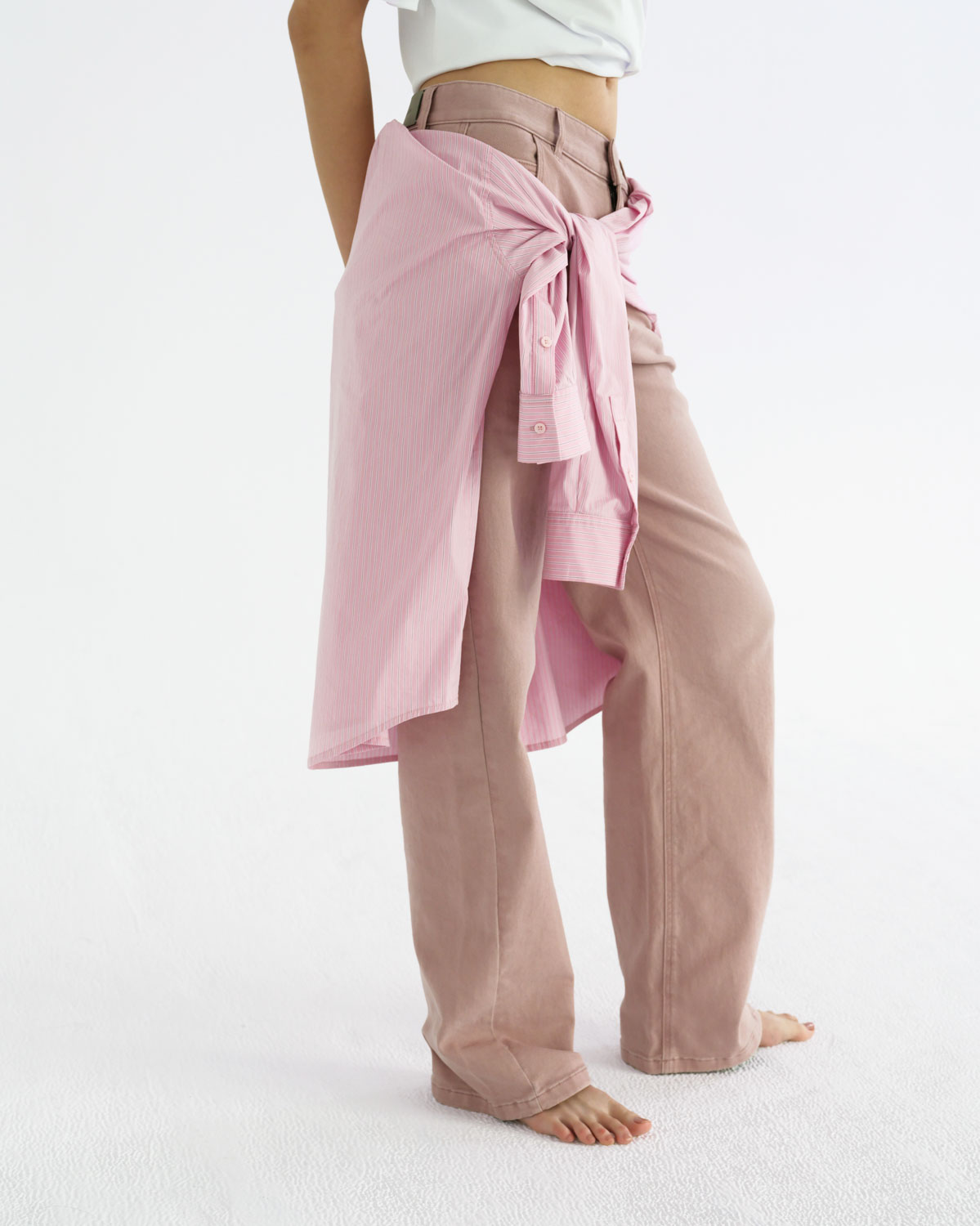 Low-rise Washed Jeans | Studio Doe