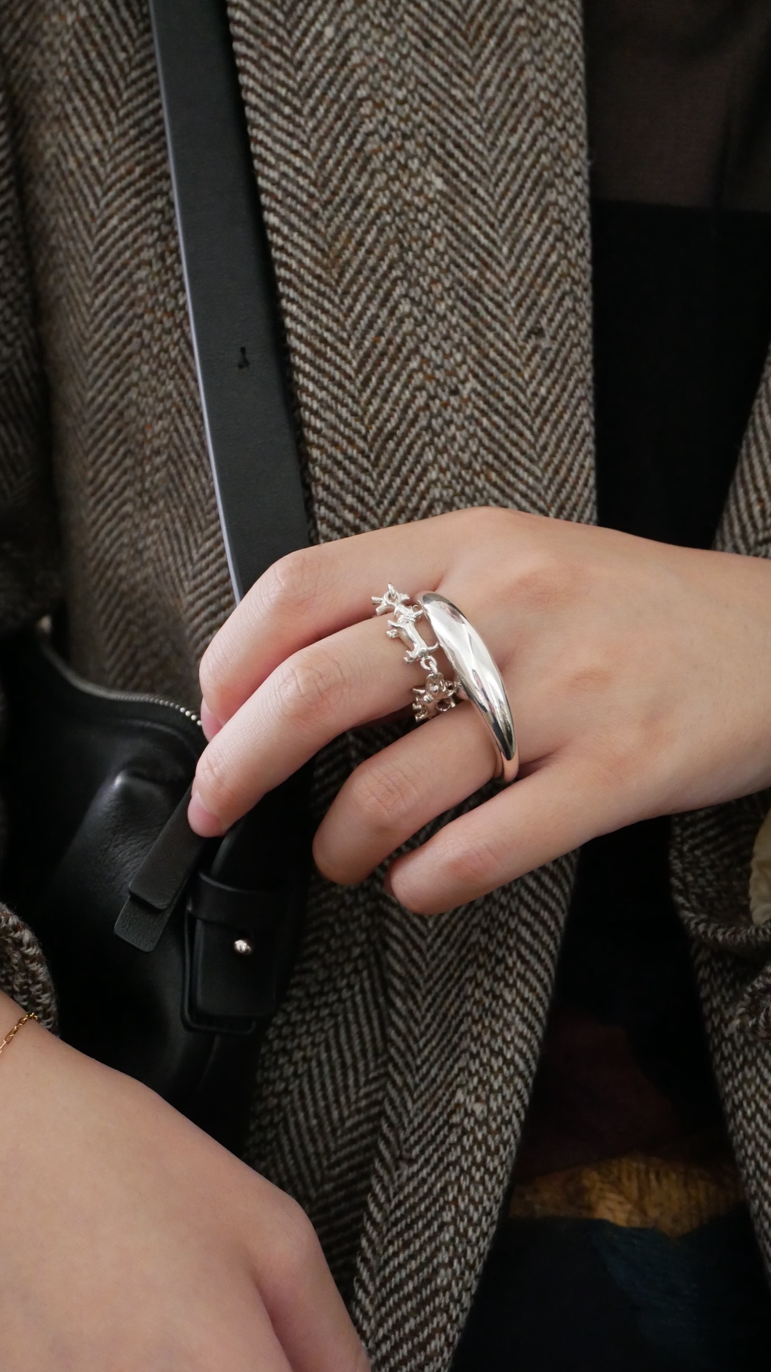 LORO - schnauzer chain ring (M) | Studio Doe