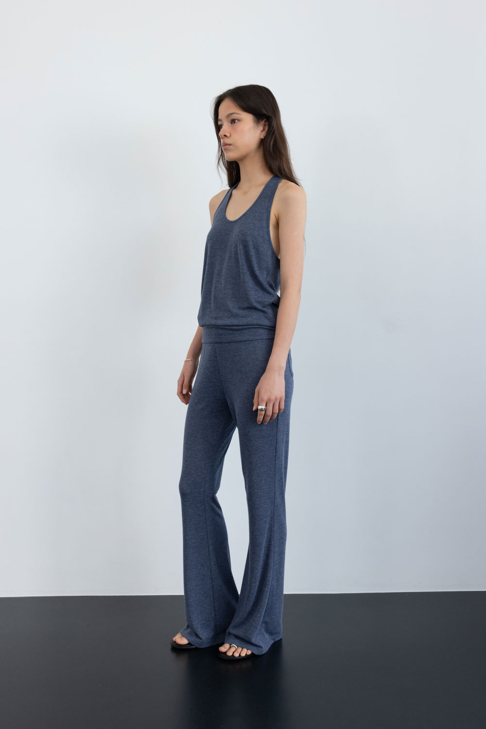 Doe 台湾発【Studio 】シフォンセミフレアスリムパンツ